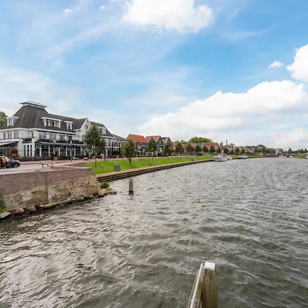 Holiday home Het-boothuys Harderwijk