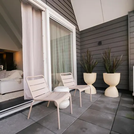 Holiday home Het-boothuys *